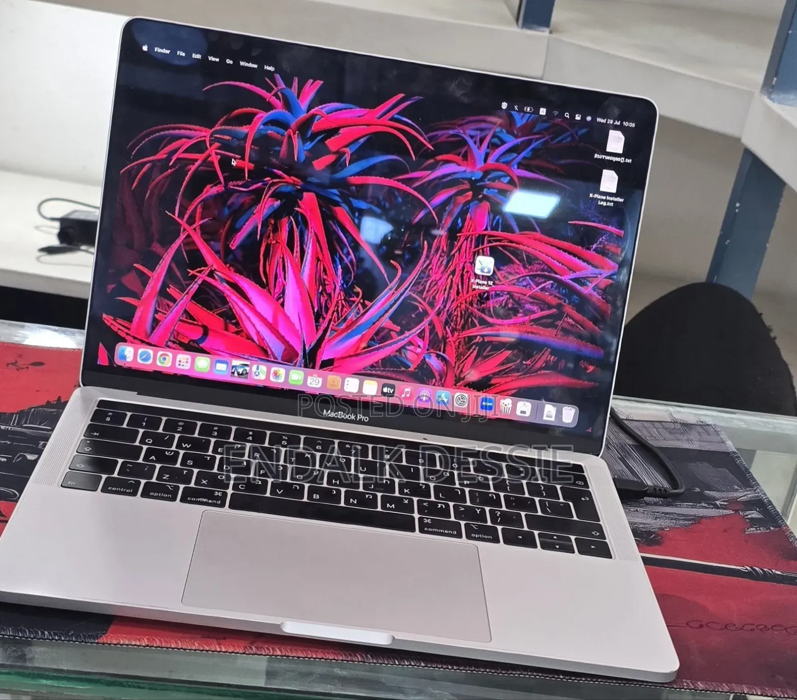 New Laptop Apple MacBook 2018 16GB Intel Core i5 SSD 256GB