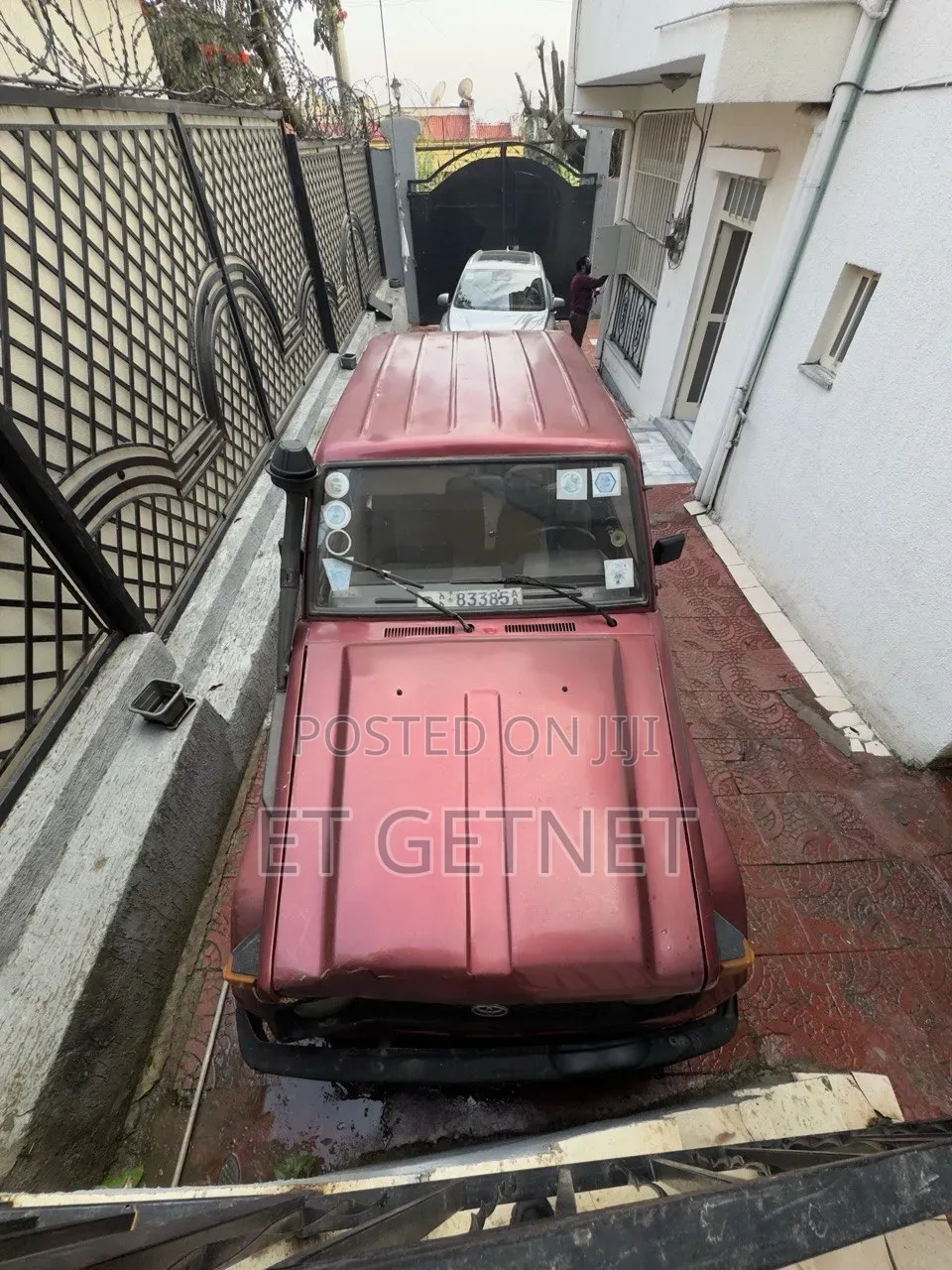 Toyota Land Cruiser 1985 Red