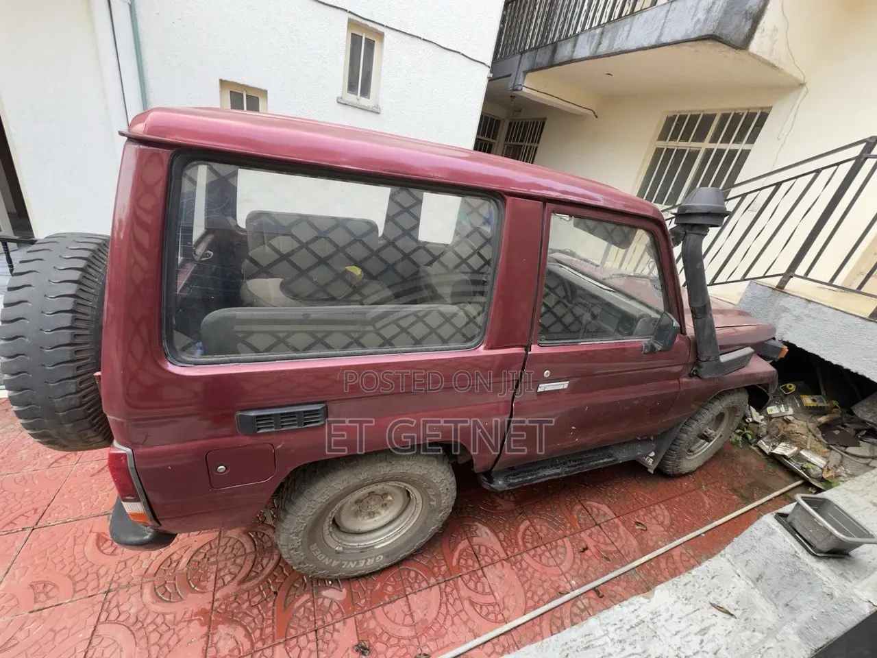 Toyota Land Cruiser 1985 Red