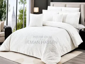 Seven (7) PCS Comforter Set በጣም ውበት ያለው እና ደስ የሚል ሙቀት የሚፈጥር ኮምፈርት