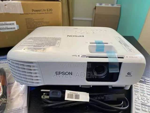 Epson PowerLite 2042 XGA 3LCD Wireless Home Theater Projecto,4400 Lume