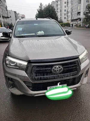 Toyota Hilux 2020 Gold