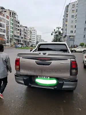 Toyota Hilux 2020 Gold