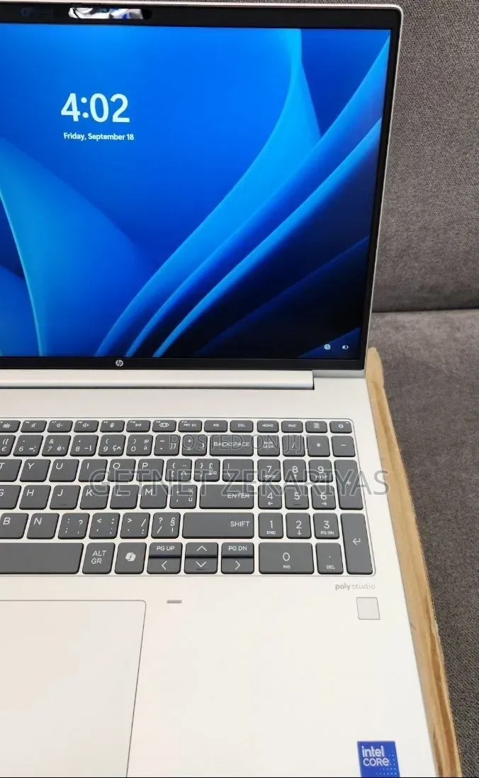 New Laptop HP OmniBook 5 14" 16GB Intel Core i7 SSD 1T