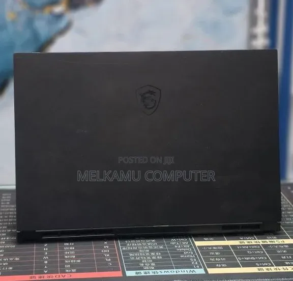 New Laptop MSI Creator 17 B11UE-224 32GB Intel Core i7 SSD 1T