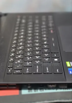 New Laptop MSI Creator 17 B11UE-224 32GB Intel Core i7 SSD 1T