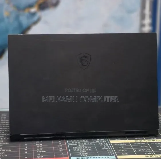 New Laptop MSI Creator 17 B11UE-224 32GB Intel Core i7 SSD 1T