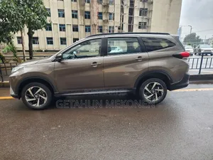 Toyota Rush 2022 Gold