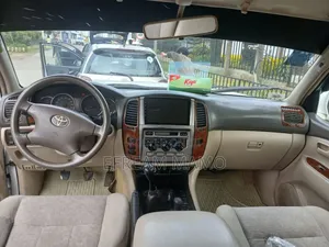 Toyota Land Cruiser 2005