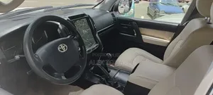 Toyota Land Cruiser 2012 White
