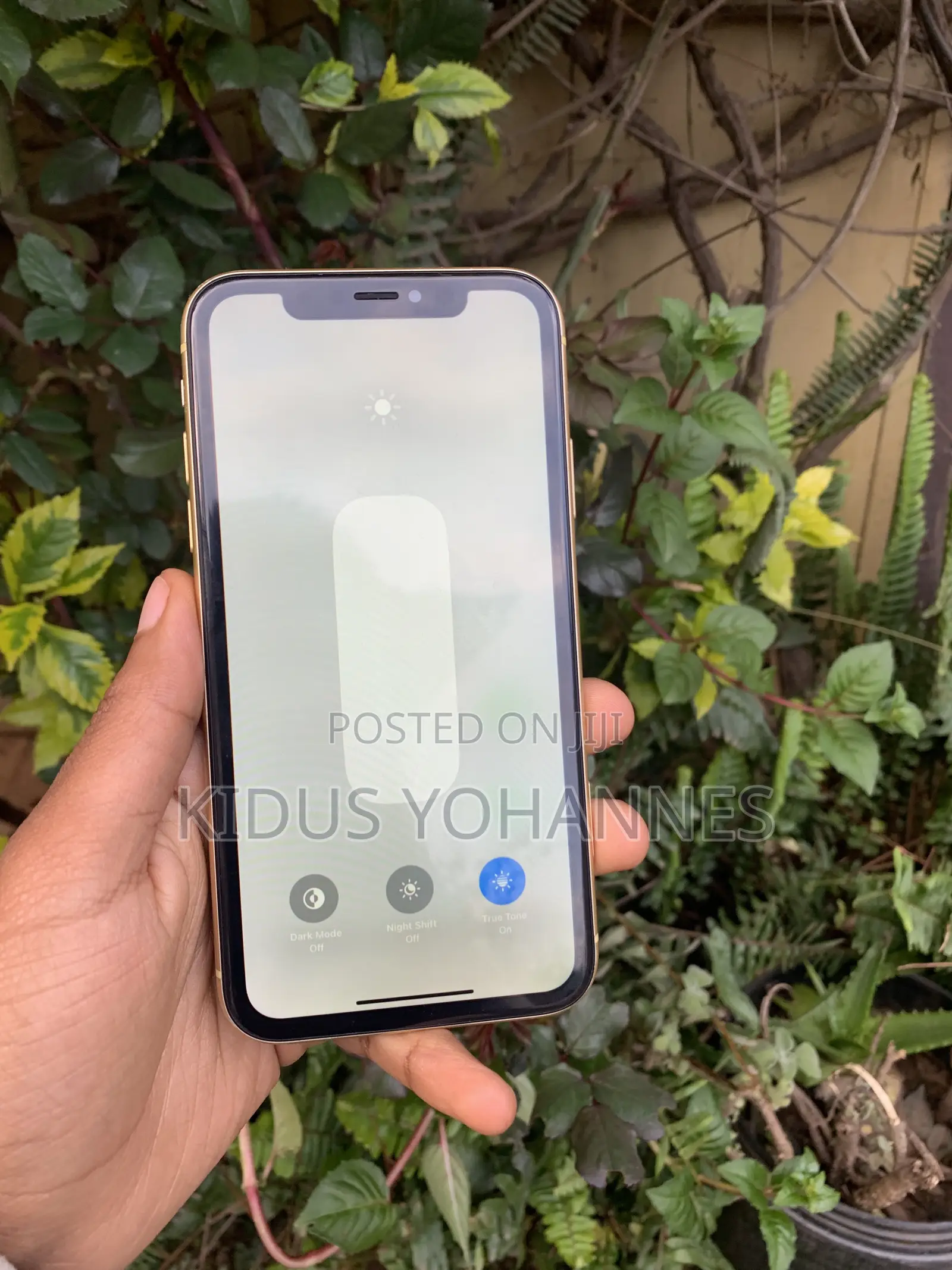 Apple iPhone XR 64 GB Yellow