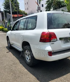 Toyota Land Cruiser 2014 White
