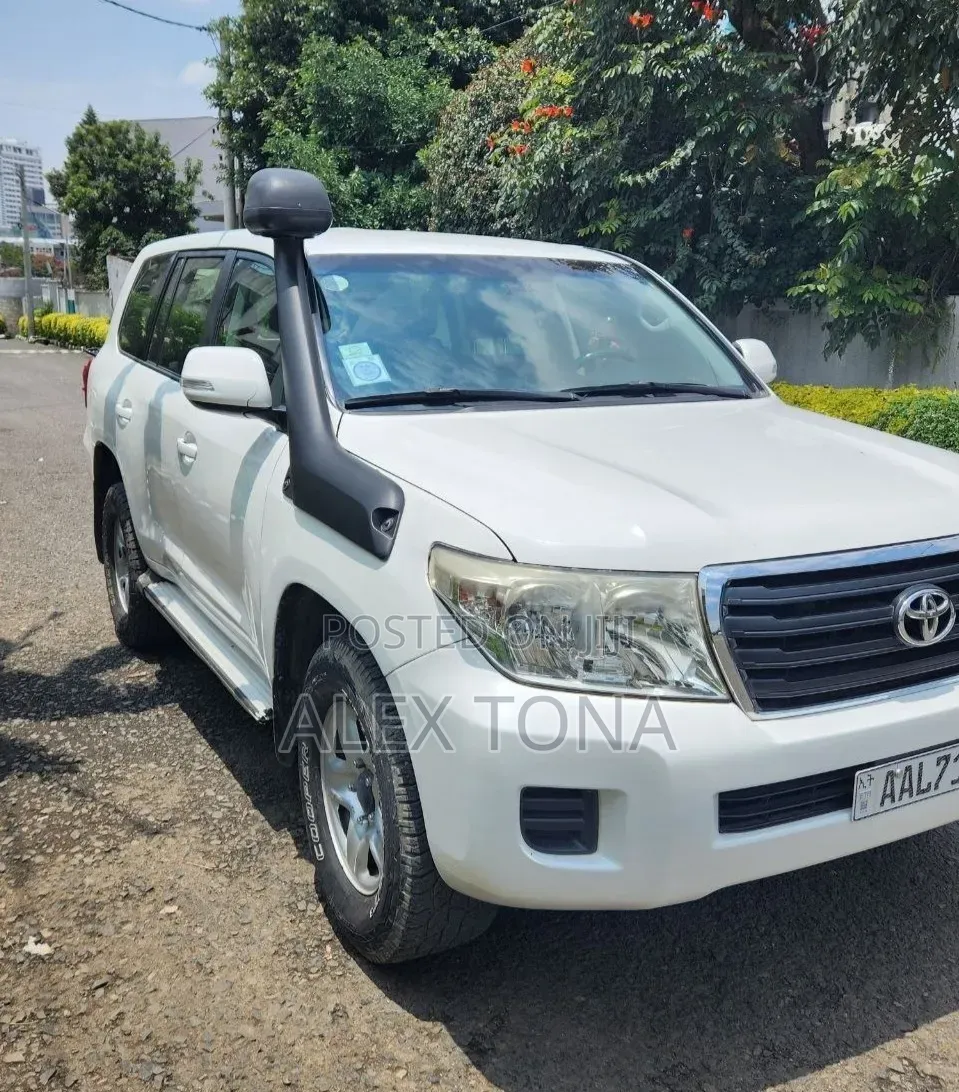 Toyota Land Cruiser 2014 White