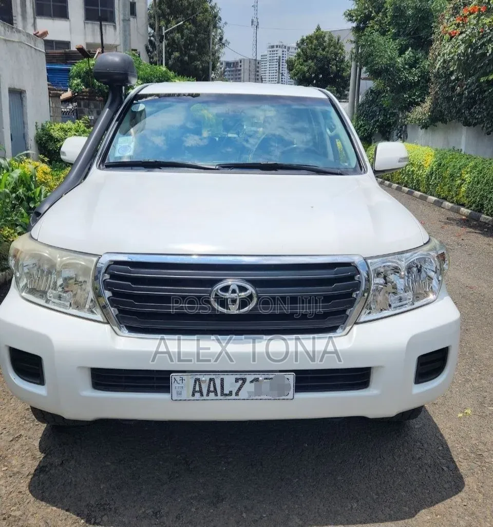 Toyota Land Cruiser 2014 White