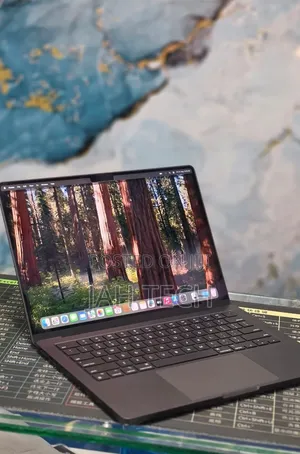 New Laptop Apple MacBook Pro 2024 M4 16GB Apple M4 Pro SSD 512GB