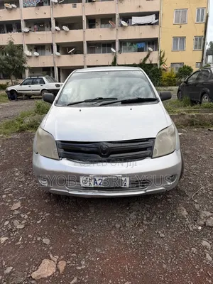 Toyota IST 2004 Silver