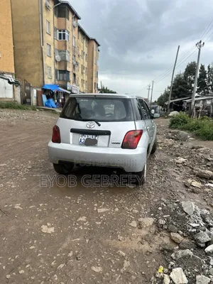 Toyota IST 2004 Silver