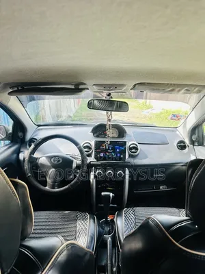 Toyota IST 2004 Silver