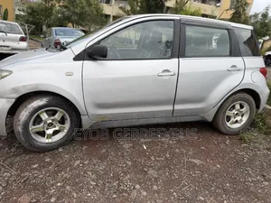 Toyota IST 2004 Silver