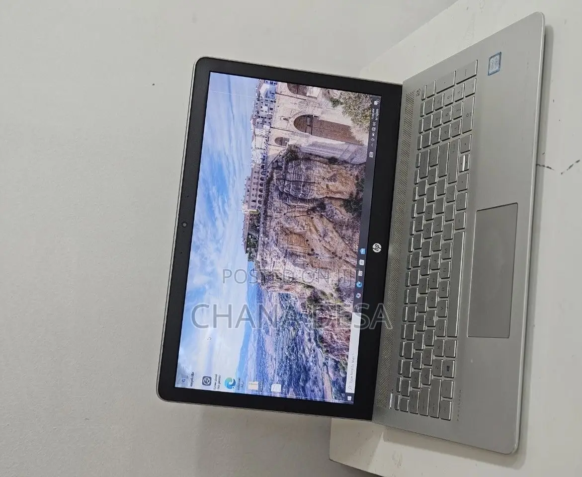 New Laptop HP Pavilion 15 8GB Intel Core i5 HDD 1T