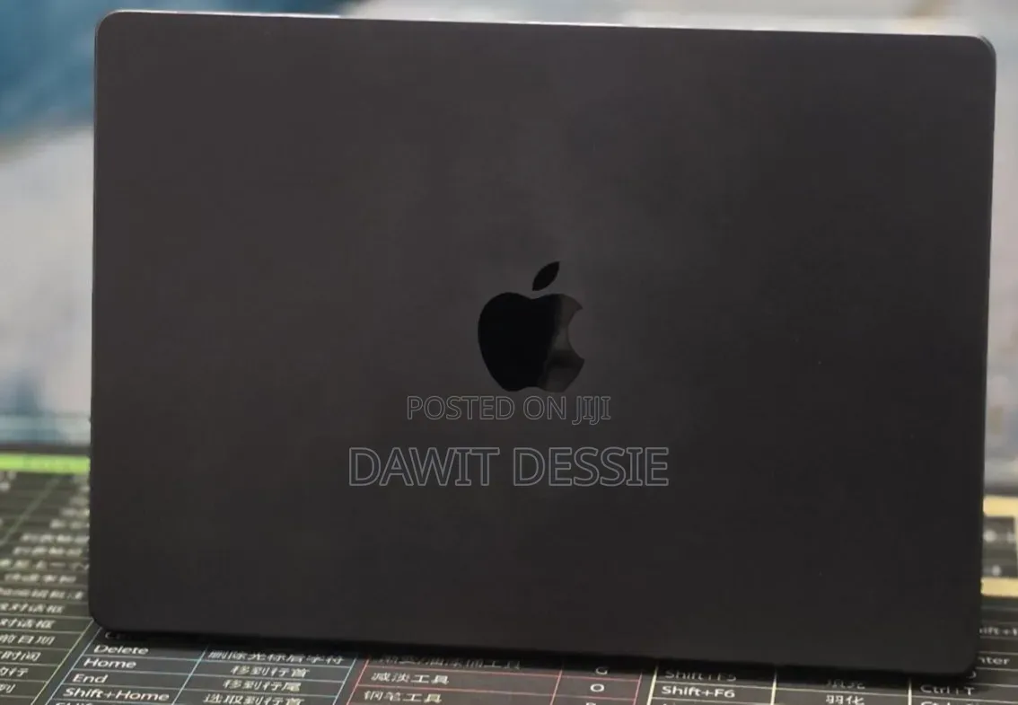 New Laptop Apple MacBook Pro 2024 M4 16GB Apple M4 Pro SSD 512GB