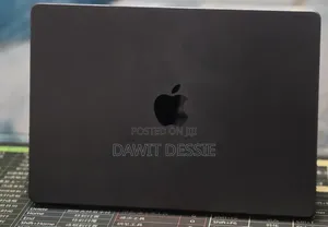 New Laptop Apple MacBook Pro 2024 M4 16GB Apple M4 Pro SSD 512GB