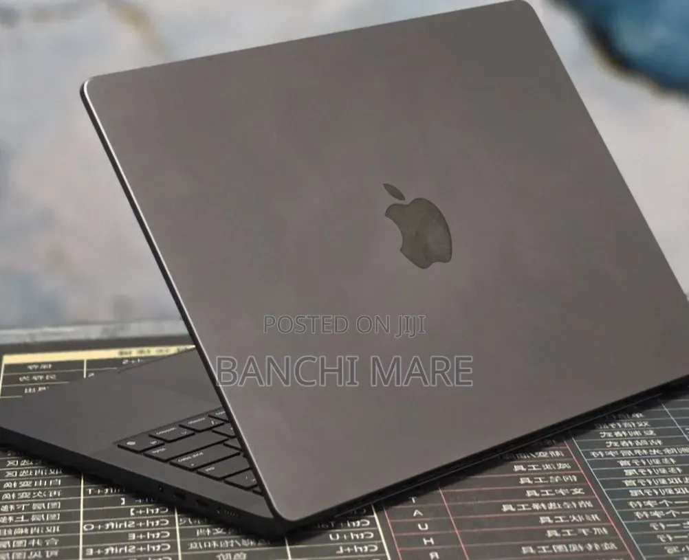New Laptop Apple MacBook Pro 2024 M4 16GB Apple M4 SSD 512GB
