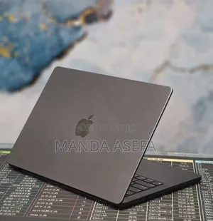 New Laptop Apple MacBook Pro 2024 M4 16GB Apple M4 Pro SSD 512GB
