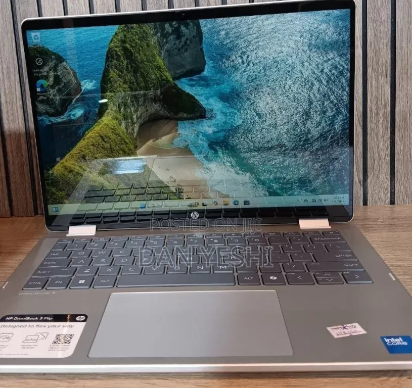 New Laptop HP OmniBook 5 14" 16GB Intel Core 7 SSD 512GB