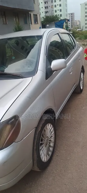 Toyota Platz 1.0 FWD 2001 Silver