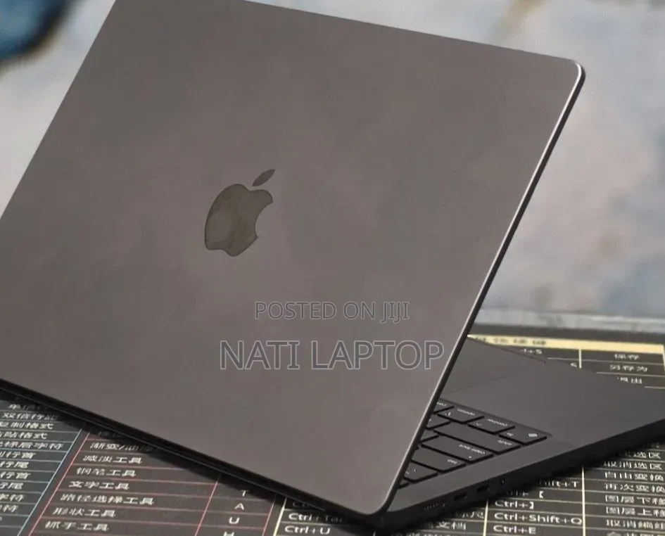 New Laptop Apple MacBook Pro 2024 M4 16GB Apple M4 Pro SSD 512GB