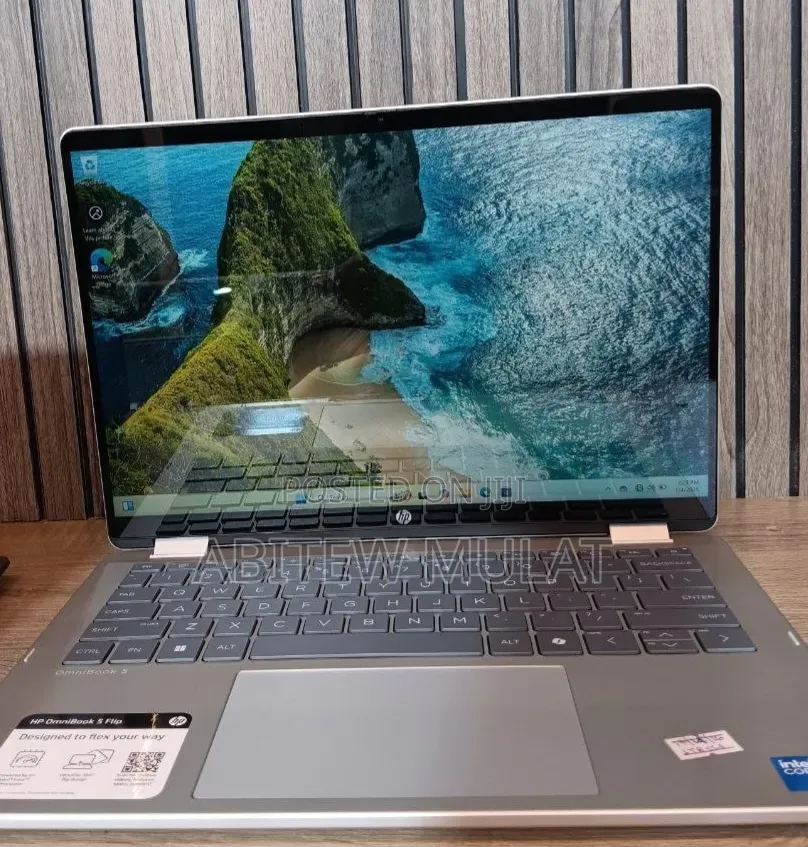 New Laptop HP OmniBook 5 14" 16GB Intel Core 7 SSD 512GB