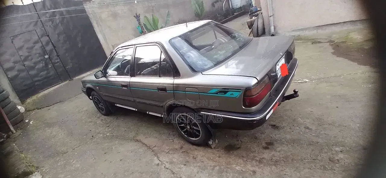 Toyota Corolla 1991 Gray