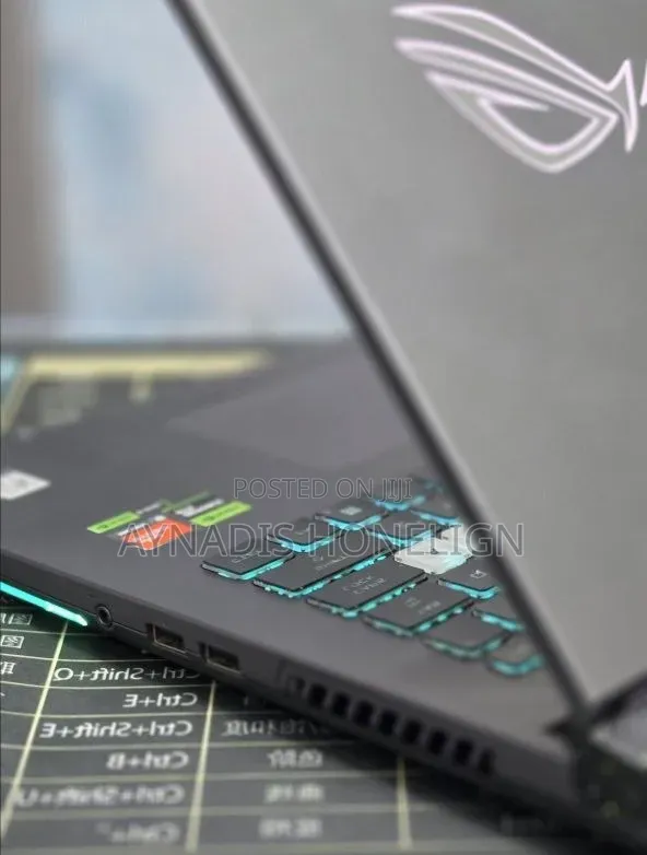 New Laptop Asus G71G 16GB Intel Core i9 SSD 1T