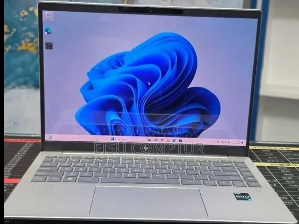 New Laptop HP Pavilion 13 16GB Intel Core 7 SSD 1T