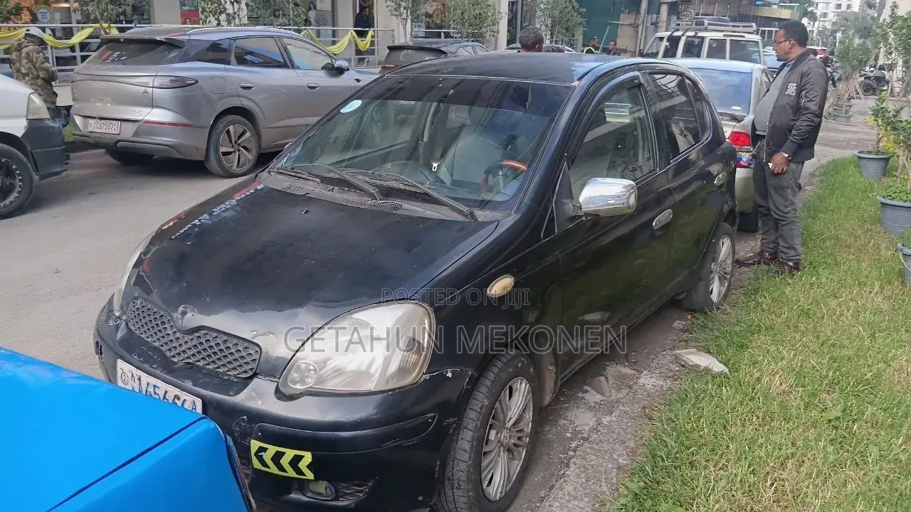 Toyota Vitz 2004 Black