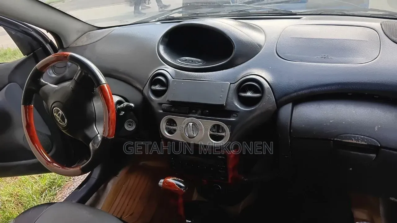 Toyota Vitz 2004 Black