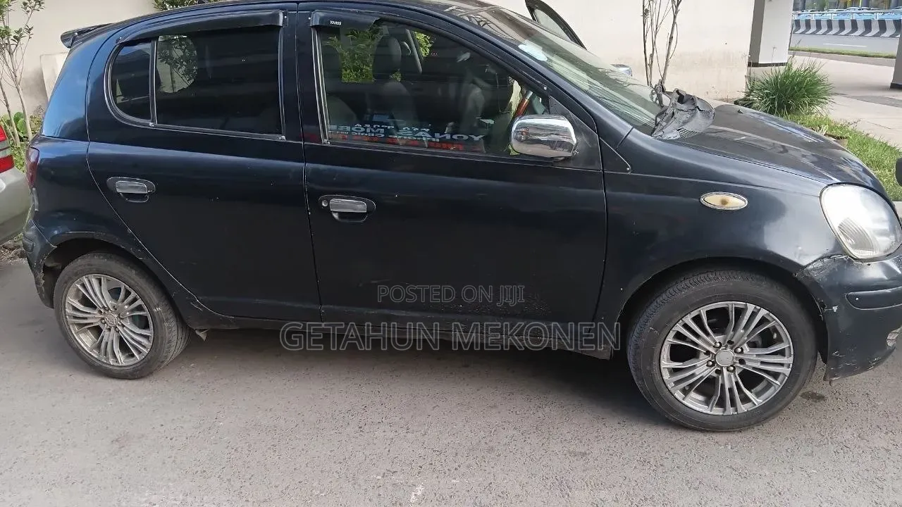Toyota Vitz 2004 Black