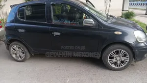 Toyota Vitz 2004 Black
