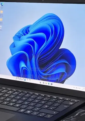 New Laptop Microsoft Surface 16GB Intel Core i7 SSD 512GB