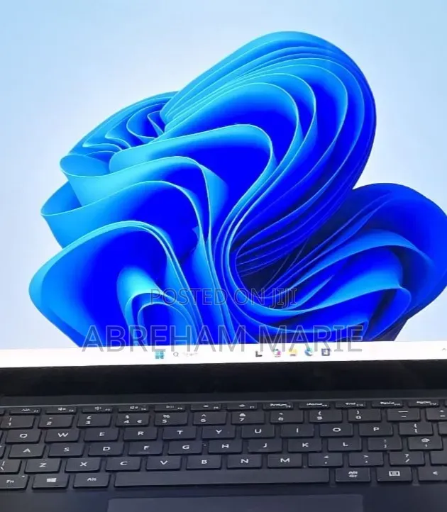 New Laptop Microsoft Surface 16GB Intel Core i7 SSD 512GB