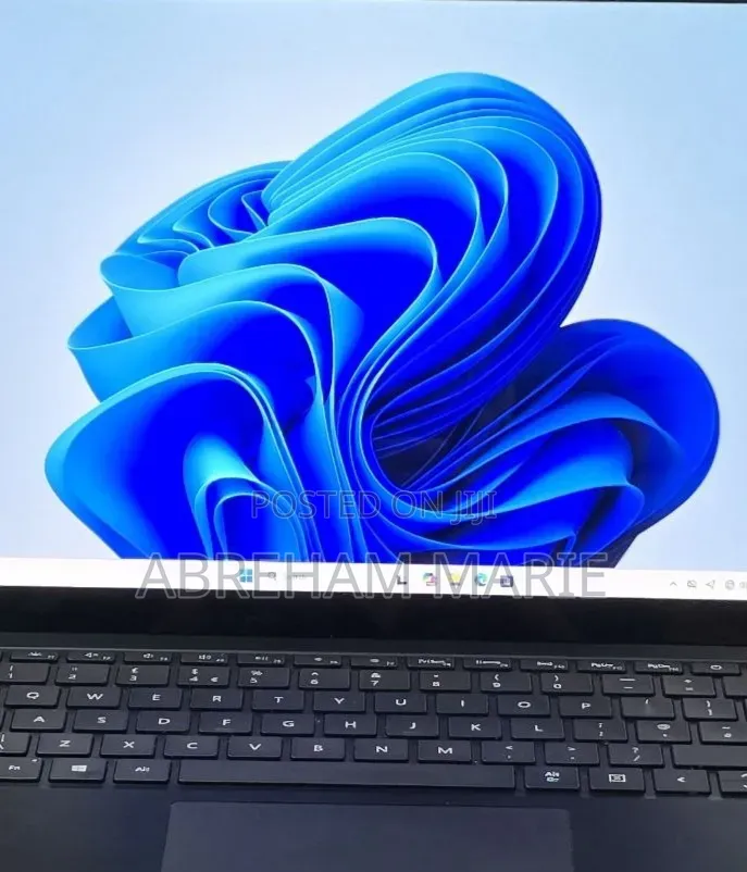 New Laptop Microsoft Surface 16GB Intel Core i7 SSD 512GB