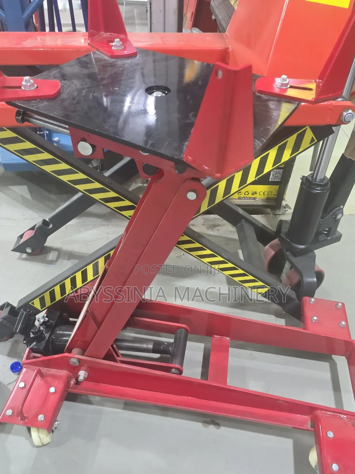 Hydraulic Motorcycle Lift Strong, Stable Practical