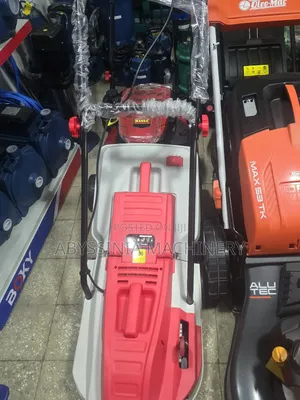 Lawn Mower – Clean, Fast Easy Grass Cutting
