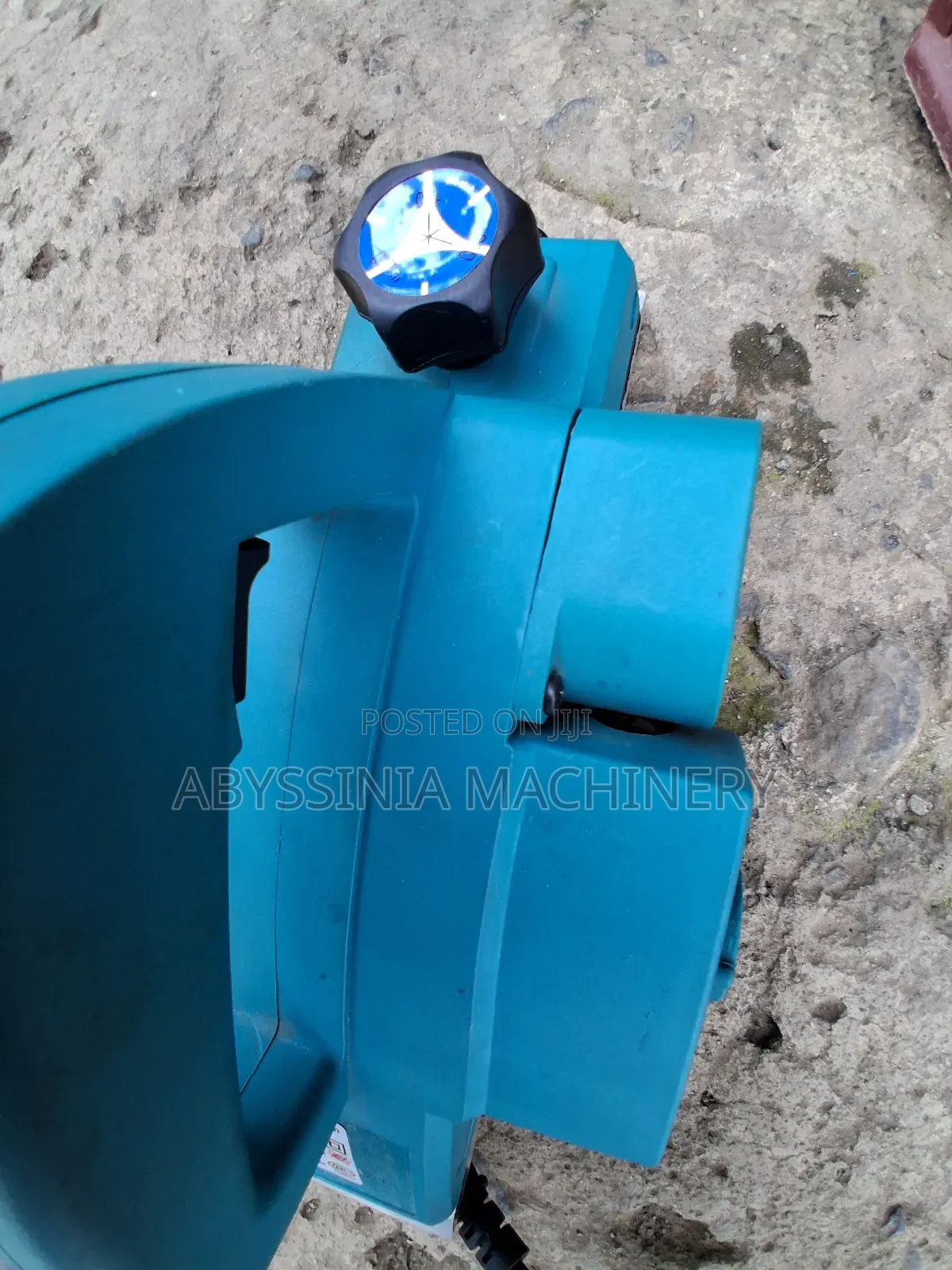 Makita Planer – Smooth Precise Professional Woodworking