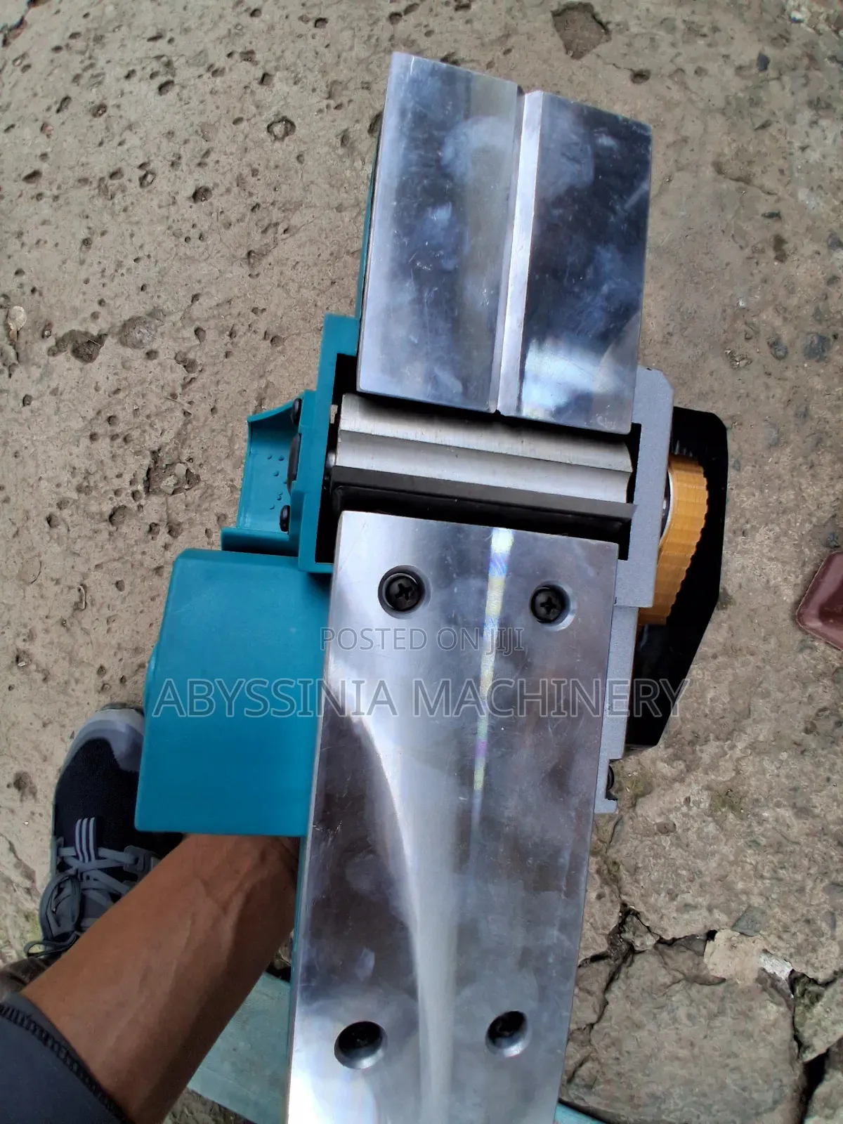 Makita Planer – Smooth Precise Professional Woodworking