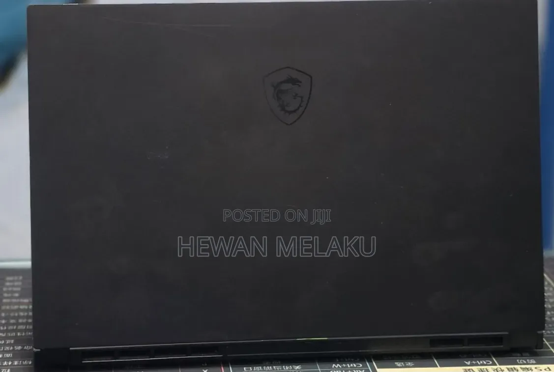 New Laptop MSI Creator 17 B11UE-224 32GB Intel Core i7 SSD 1T