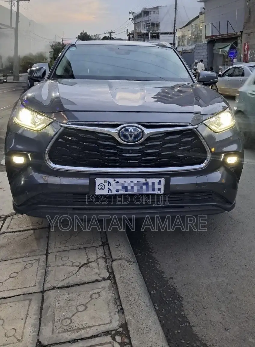 Toyota Highlander 2023 Gray