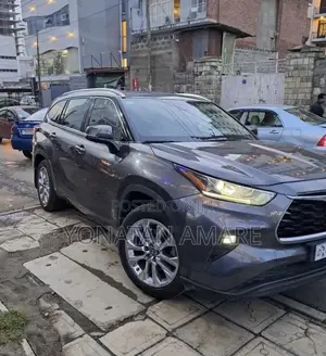 Toyota Highlander 2023 Gray