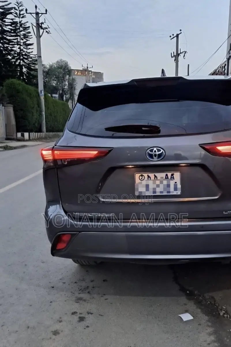 Toyota Highlander 2023 Gray